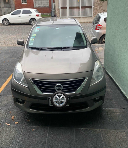 Nissan Versa Acenta 1.6 manual