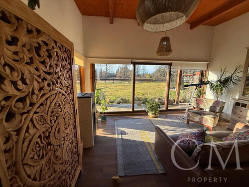 Hermosa Casa En Parcela De 8.000 M2 En Trafún.