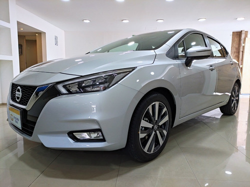 Imagen 1 de 15 de Versa Exclusive Cvt Sin Comisiòn Mas Seguro Gratis 1 Año