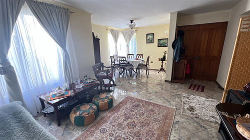 Casa En Venta De 4 Dorm. En Concepción