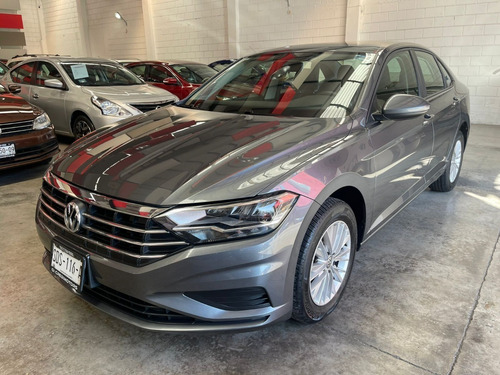 Imagen 1 de 13 de Vw Jetta Trendline Color Gris 2019