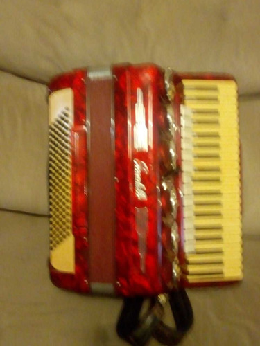 Imagem 4 de 6 de Vendo Uma Acordion