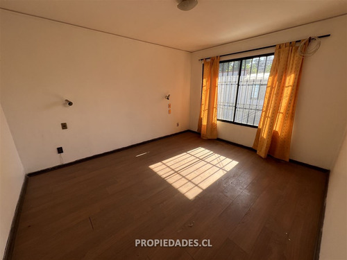 Casa En Venta De 3 Dorm. En Ñuñoa
