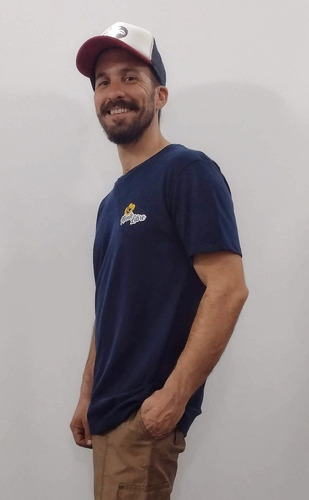 Imagen 3 de 4 de Remera Tótem