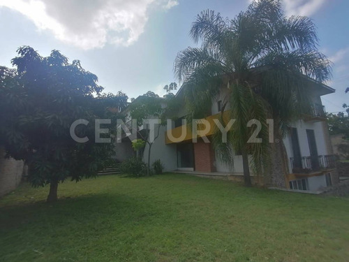 Venta De Casa Con 2 Departamentos Adicionales, Col.m. Hidalgo,cuautla Morelos