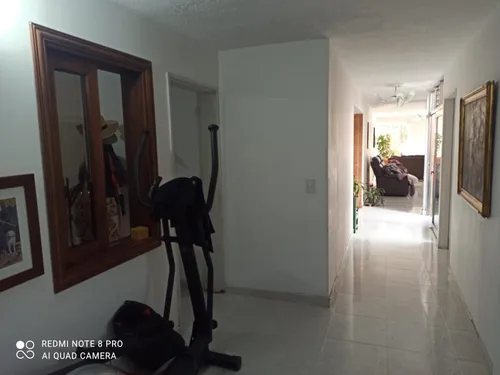 Se Vende Cómoda Casa En La Castellana Primer Piso
