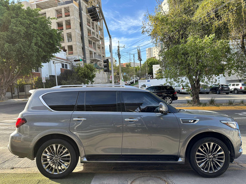 Infiniti QX80 5.6l Perfection 8 Pasajeros At