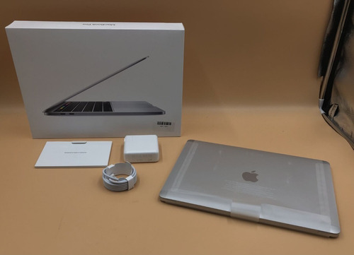 Imagen 1 de 2 de Apple Macbook Pro 13 Pulgadas Gris Modelo 2020