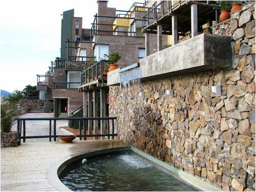 Apartamento En Venta En Piriápolis - Puerto