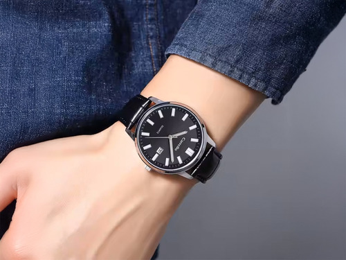 Reloj Analógico Carrello 52 Malla Negra Caja Plateada Malla Negro Bisel Plateado Fondo Negro