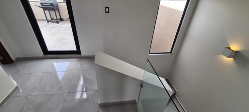 Espectacular Residencia $3,3,00,000 Ubicado En Pachuca
