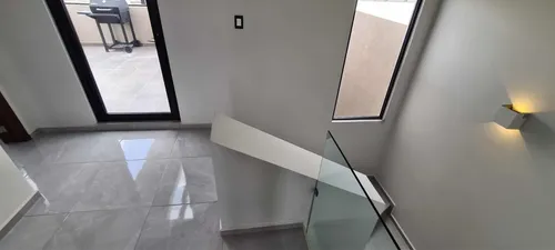 Espectacular Residencia $3,3,00,000 Ubicado En Pachuca
