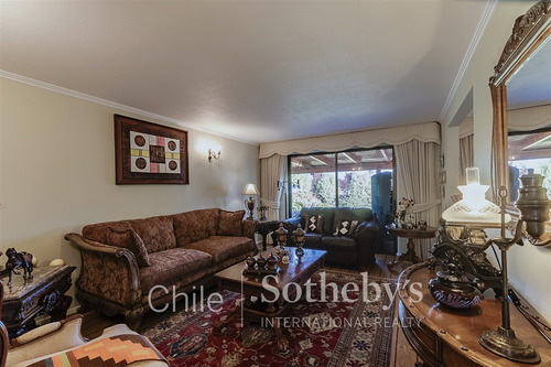 Casa En Venta De 5 Dorm. En Lo Barnechea