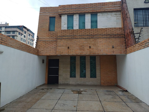 Townhouse En Venta Urb La Soledad 001jsc