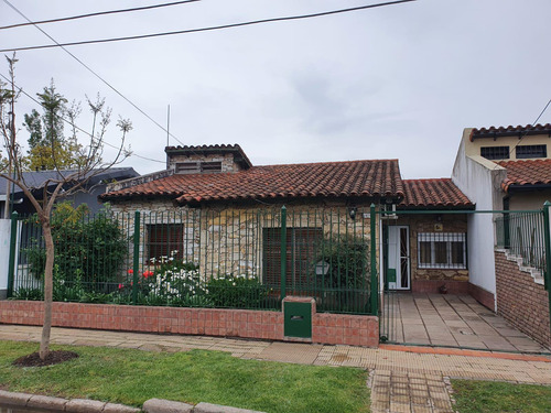 Venta Casa Rangugni 2876 - Barrio Aeronáutico, Ituzaingó