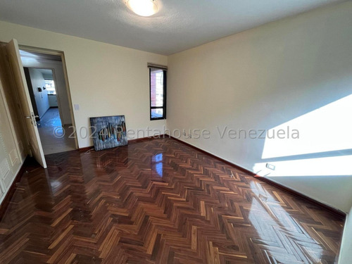 Alquiler De Elegante Apartamento En Colinas De Valle Arriba / Cl. Mls-24-21087