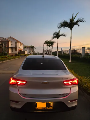 Chevrolet Onix 1.0T Premier Sedan At