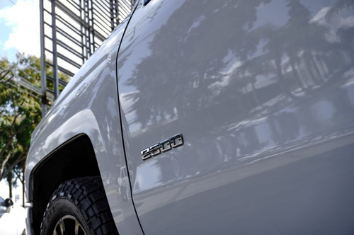 Imagen 7 de 14 de Chevrolet Silverado 2500 4x4 2018