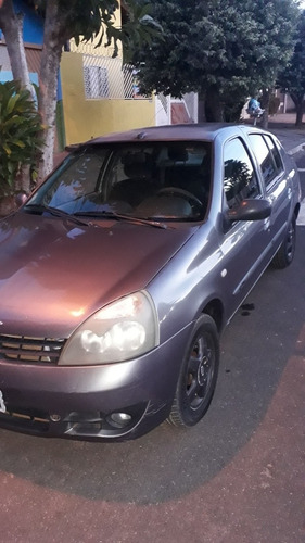 Renault Clio Sedan 2005 1.6 16v Authentique Hi-flex 4p