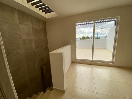 ¡haz Realidad Tus Sueños En Tecámac, Casa En Venta En Paseos Del Bosque 2! Acceso Controlado Y Diversión Garantizada Con Canchas Y Alberca, Rutas Cercanas A Cdmx Y Aifa