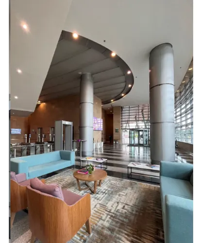 Oficina En Arriendo, Calle 80 En Centro Empresarial