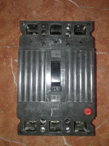 Breckers Trifasico De 15amp