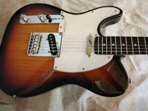 Guitarra Donner Dst 100 Zurdo Sunburst (Usado)