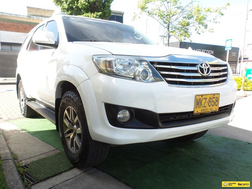 Imagen 3 de 15 de Toyota Fortuner 2.7 4x2 Gasolina
