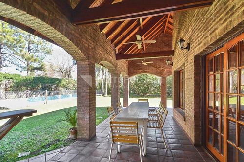 Imagen 17 de 30 de Venta Casa Barrio Cerrado - Country - Banco Provincia - Moreno.
