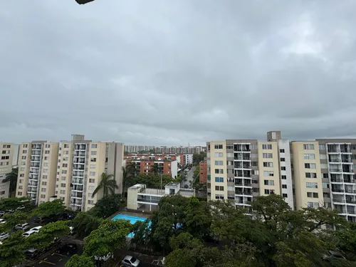 Se Alquila Amplio Apartamento Con Aire En Bochalema Central