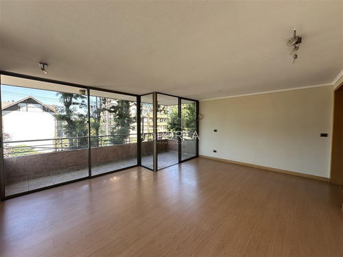 Amplio / Condominio Cerrado / Alto Las Condes