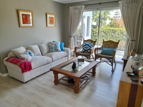 Venta Amplia Y Luminosa Casa Con Piscina Y Quincho Altomacul