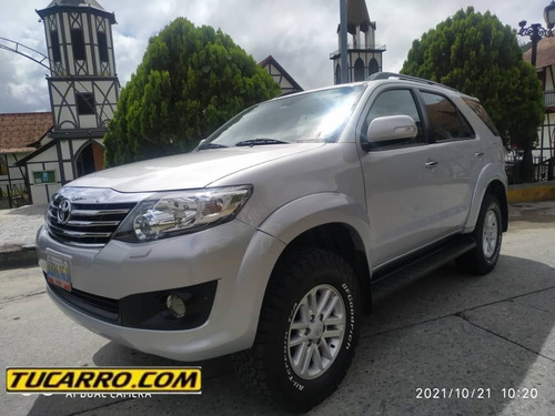 Imagen 5 de 9 de Toyota Fortuner Sr