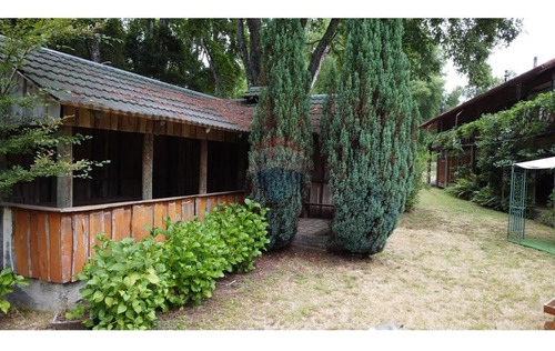 House, Cabin And Pool On A 5,923 M² Plot