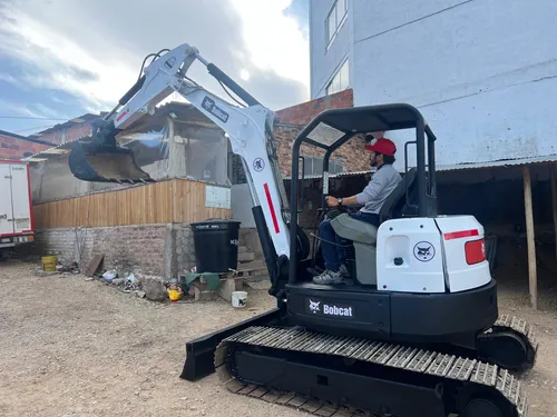 Retro Excavadora Bobcat E50