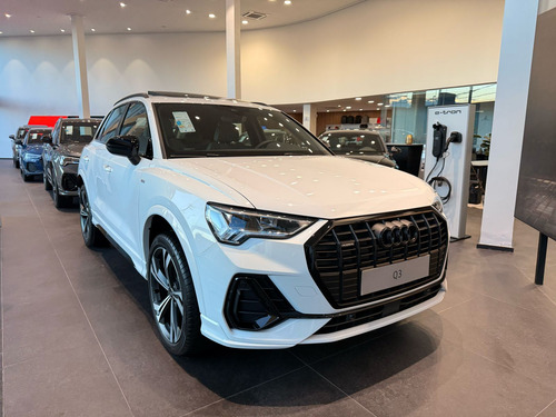 Audi Q3 2.0 40 TFSI GASOLINA PERFORMANCE BLACK PLUS QUATTRO TIPTRONIC