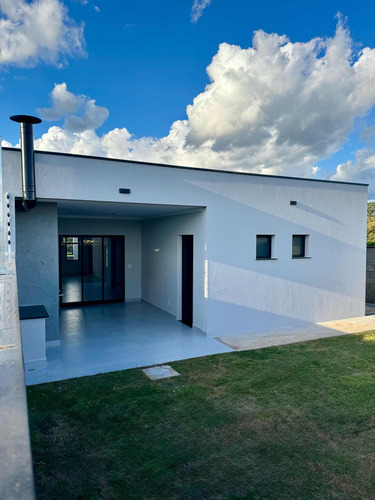 Linda Casa Térrea Com 3 Dormitórios