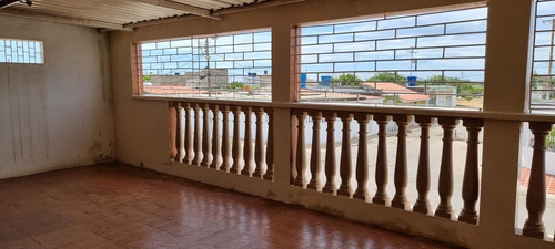 Imagen 8 de 8 de Casa En Venta En La Pedro Manuel Arcaya. Punto Fijo