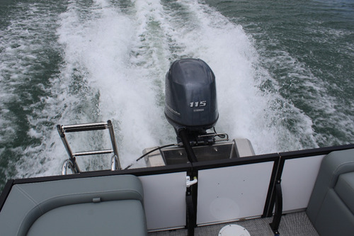 Lancha Ventura Pontoon 250 Zero V-cat Solara Fluvimar Vcat
