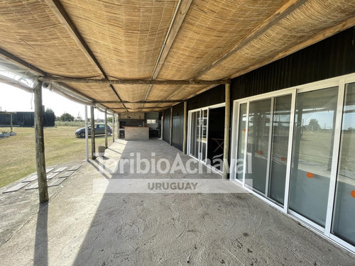 Imagen 7 de 17 de Excelente Local/salón De Eventos Sobre Amplio Terreno Parquizado- Colonia