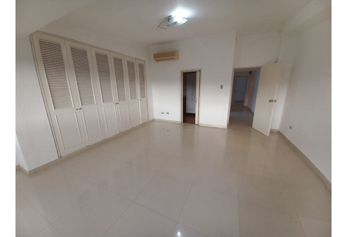 Apartamento En Planta Baja Res Ana María Urb El Picacho San Antonio