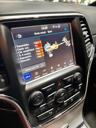 Imagen 16 de 25 de Jeep Grand Cherokee 2018 6.4 Srt Atx 465hp At