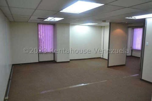 Vendo Amplia Y Cómoda Oficina Totalmente Tabicada Y Bien Definida Sus Áreas La Urbina !!! Contáctame...!!