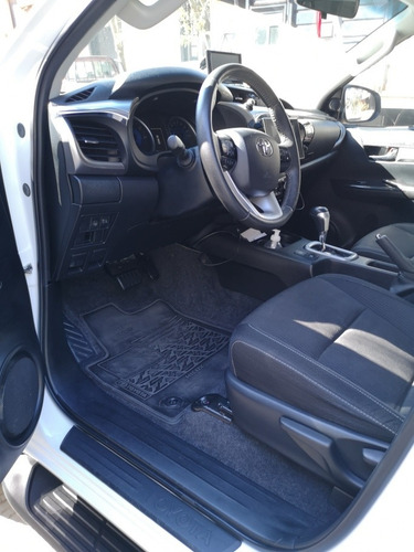 Toyota Hilux 2.8 Cd Srv 177cv 4x4 At 2016