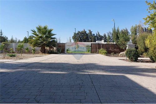 Gran Casa En Chicureo, Negociable