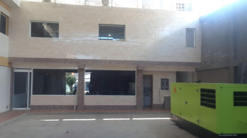 Imagen 2 de 9 de Venta De Galpon De 1800m2