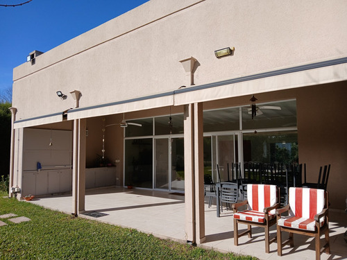 Casa Chalet En Venta En Exaltación De La Cruz, G.b.a. Zona Norte, Argentina