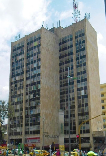 Imagen 1 de 12 de Oficina Fresca Y Ventilada En Edificio Colseguros En Centro De Bucaramanga Piso 14 Recién Remodelada