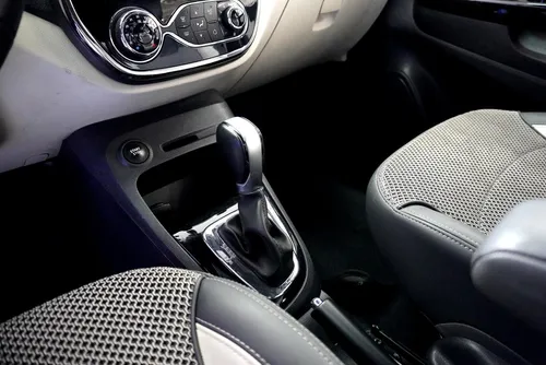 Renault Captur 2.0 Intens Automática