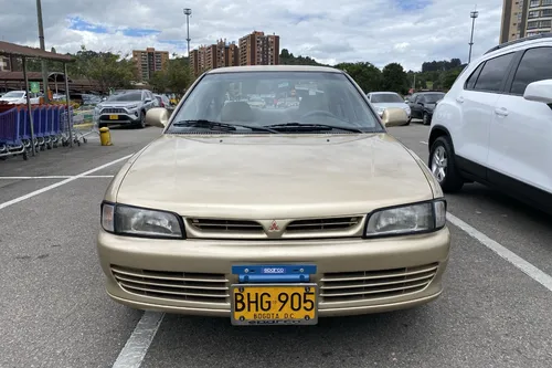 Mitsubishi Lancer 1.3 Gl 4 p